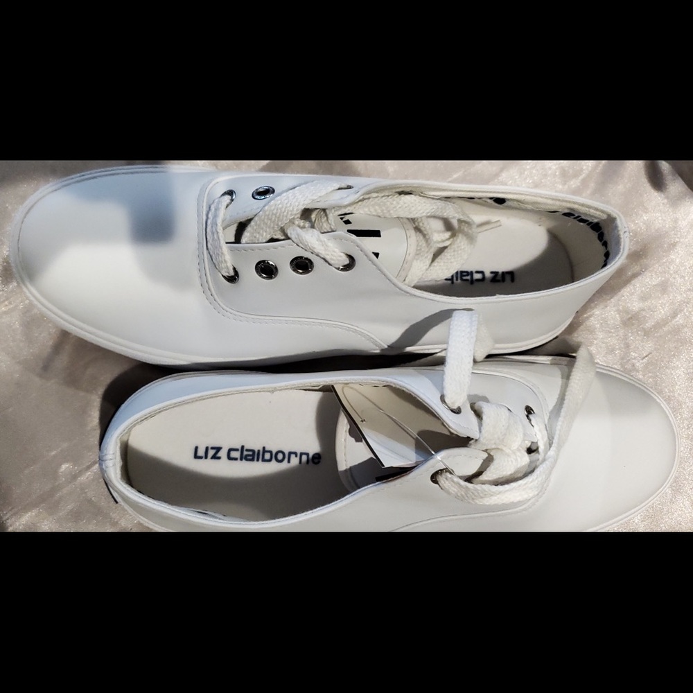 NWT VINTAGE LIZ CLAIBORNE AUTHENTIC WHITE LEATHER SNEAKERS 👟 8